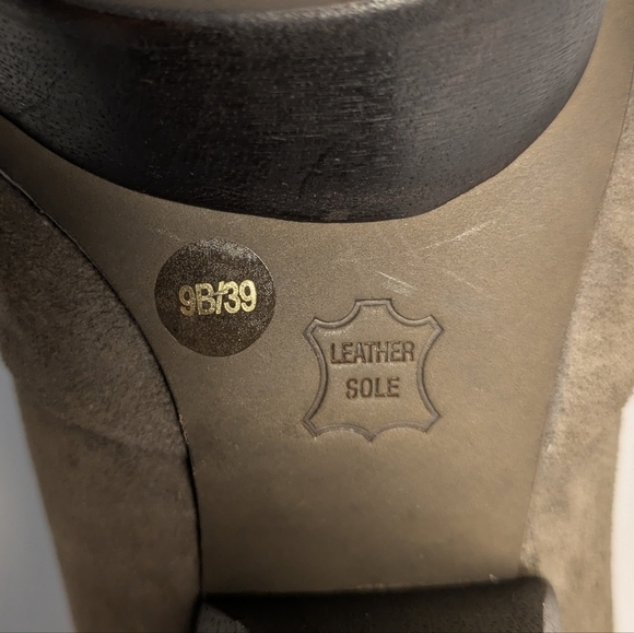 BCBGMAXAZRIA Taupe Suede Silver Leather Front Wedge High Heel Open Toe Sz 9 EUC - Picture 4 of 9